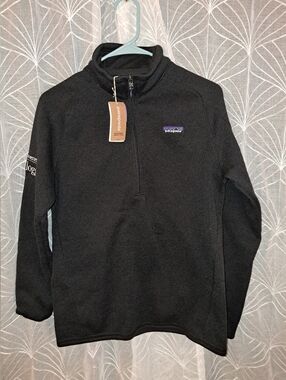 Nwt Patagonia brand Women's size medium, better sweater 1/4 zip